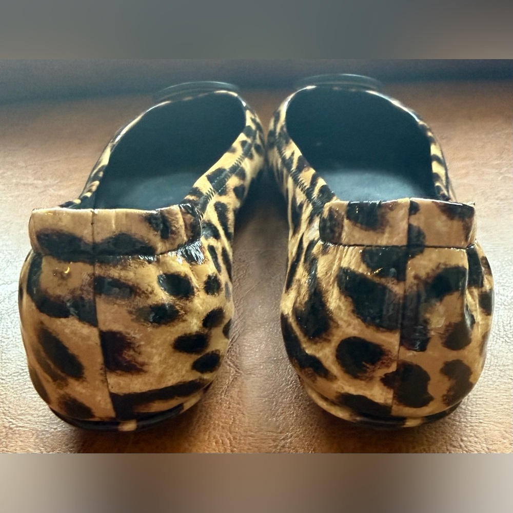 Tory Burch Reva Leopard Ballet Flats Sz 8M Patent Logo EUC - Picture 9 of 12